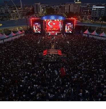 buyukakin-forma-verdi-fatma-turgut-kutladi.jpg