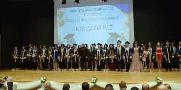 mustafa-hakan-guvencer-fen-lisesinde-mezuniyet-coskusu.jpg