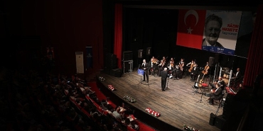aydin-buyuksehir-belediyesi-memleket-sairi-nazim-hikmeti-konser-ile-andi.jpg