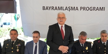 burhaniyede-bayramlasma-toreni-yapildi.jpg