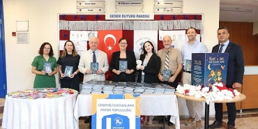 dokuz-eylul-universitesinde-losemiyi-atlatan-cocuklarin-losemili-kardeslerine-yazdiklari-armagan-kitabin-tanitim-etkinligi-duzenlendi.jpg