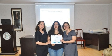 ege-universitesi-eczacilik-fakultesinde-bilim-senligi-duzenlendi.jpg