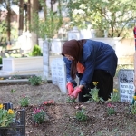 kocaeli-buyuksehir-bayramda-vefa-gelenegini-yine-surdurdu-kabirlere-cicek-gonullere-huzur.jpg
