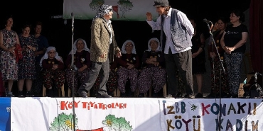 tiyatro-kirsalda-filizlendi-koy-sakinlerinin-hayati-degisti.jpg