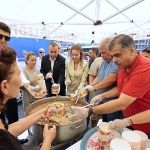 konakta-asure-bereketi-baskan-mutludan-vatandaslara-ikram.jpg
