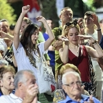 konakta-yazin-coskusu-muzikle-bulustu.jpg