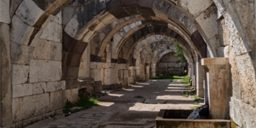 buyuksehirden-smyrna-antik-kentine-tarihi-destek.jpg