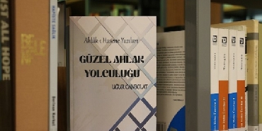yazar-ugur-canbolattan-manevi-yolculuklara-rehber-iki-yeni-kitap.jpg