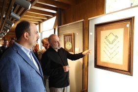 baskan-altay-meydan-evlerinde-sergileri-ve-esnaflari-ziyaret-etti.jpg