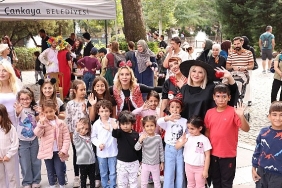 kuguluparkta-acik-hava-sahnesinde-tiyatro-soleni.jpg