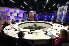 rusya-devlet-baskani-vladimir-putin-atom-muzesini-ziyaret-etti.jpg