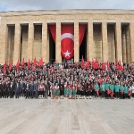 baskan-ozarslan-ve-binlerce-keciorenli-anitkabirde-atanin-huzurunda.jpg