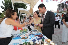 bayraklinin-ureten-kadinlarina-ozel-sergi.jpg