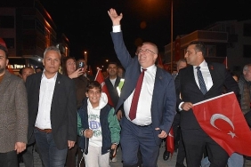 cumhuriyetin-102-yildonumu-edremitte-coskuyla-kutlandi.jpg