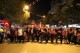 inegolde-cumhuriyet-coskusu-meydanlara-tasti.jpg