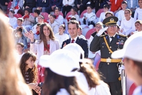 lal-denizli-cumhuriyet-ozgurlugun-ve-esitligin-adidir.jpg