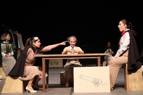 sehir-tiyatrolari-yaftali-tabut-oyunuyle-7-uluslararasi-maltepe-tiyatro-festivalinde.jpg