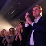 meltem-cumbul-ve-levent-uzumcu-de-sahnede.jpg