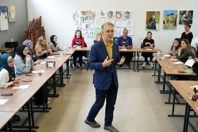 ressam-cemal-toy-renklerin-sifasini-kocaeliye-tasidi.jpg