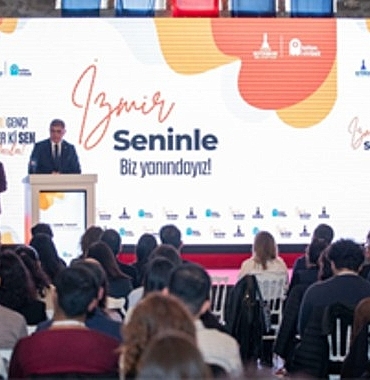 genclerin-enerjisi-izmiri-donusturuyor.jpg