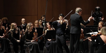 istanbul-devlet-senfoni-orkestrasi-aralik-ayinin-ilk-konserinde-keman-virtuozu-robert-lakatosu-agirladi.jpg