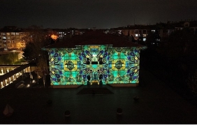 konya-buyuksehir-tas-binanin-tarihi-siluetinde-video-mapping-gosterisi-baslatti.jpg
