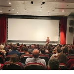 pelin-esmer-yeni-filmiyle-niluferde-sinemaseverlerle-bulustu.jpg