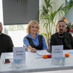 kendine-guvenen-sesler-guzelbahce-saglikli-yas-alma-merkezinde-yankilandi.jpg