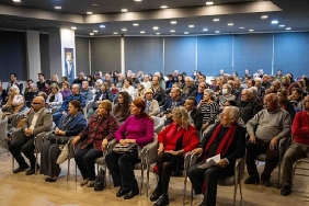 nazim-hikmet-bornovada-baris-ozgurluk-ve-umutla-anildi.jpg