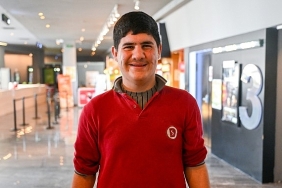 bornovada-sinema-salonu-kahkahalarla-doldu.jpg