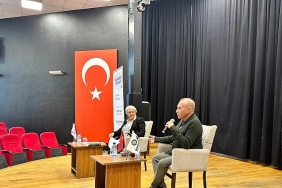 yazar-ve-yonetmen-ozen-yula-bakirkoylulerle-bulustu.jpg
