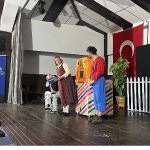 baskan-cercioglu-karacasuda-cocuklari-tiyatro-ile-bulusturdu.jpg