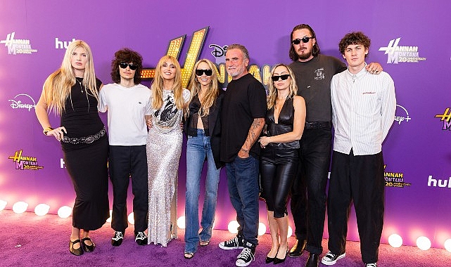 Bir Nesli Tanımlayan İkonik Karakter Hannah Montana Geri Döndü