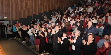 dikili-belediyesi-halk-oyunlari-toplulugundan-anlamli-gosteri.jpg