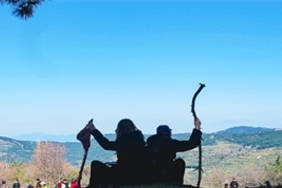 gencler-bahari-efes-mimas-yolunda-dogayla-karsiladi.jpg
