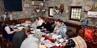 osmangazide-minyatur-sanati-kadinlarla-hayat-buluyor.jpg