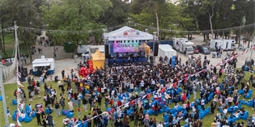 23-nisan-coskusu-izmiri-sardi.jpg