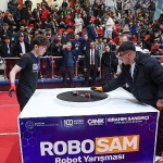 canikte-genc-mucitler-robotlariyla-sahneye-cikiyor.jpg