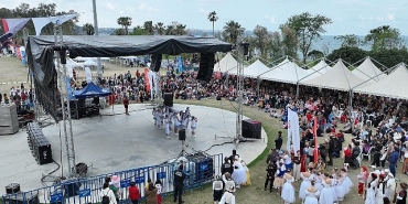 cocuk-festivali-galasi-renkli-goruntulere-sahne-oldu.jpg