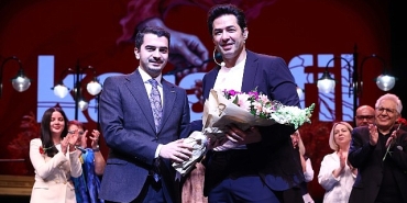 karanfil-dergi-1-yasinda-her-birimiz-birer-karanfil-olacagiz.jpg