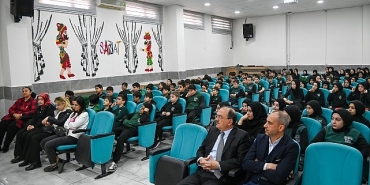 selcukluda-okur-yazar-bulusmalari-4-kez-ogrenci-ve-yazarlari-bir-araya-getiriyor.jpg
