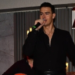 zorba-tavernada-sirtaki-coskusu-george-klontzas-istanbulu-salladi.jpg