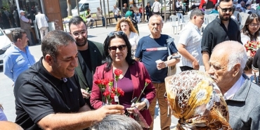 baskan-erman-uzun-sevgiyle-tum-engelleri-asariz.jpg