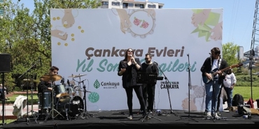 cankaya-evleri-yil-sonu-sergileri-cayyolunda-ziyaretcilerle-bulustu.jpg