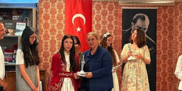 efes-selcuklu-ogrenciler-mubadeleyi-muzik-ve-tiyatro-ile-anlatti.jpg