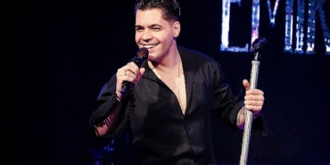 emir-can-igrekten-konserde-surpriz.jpg