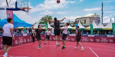 genclik-enerjisi-enfestte-sahaya-yansiyor.jpg