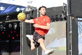 karizma-show-enfestte-havalara-uctu.jpg