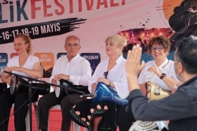 karsiyaka-19-mayisi-festival-coskusuyla-kutladi.jpg