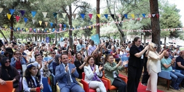 niluferde-engeller-sevgi-ile-asiliyor.jpg